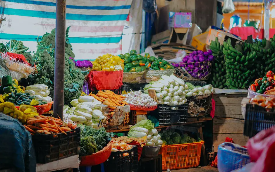 Ein Marktstand auf dem Edinburgh Farmers' Market, auf dem frisches Obst und Gemüse sowie lokale Spezialitäten verkauft werden.